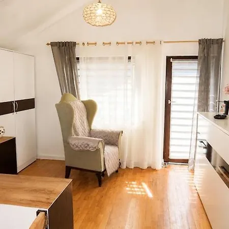 Mrze Yno For 5 People Сasa de vacaciones Mrzeżyno